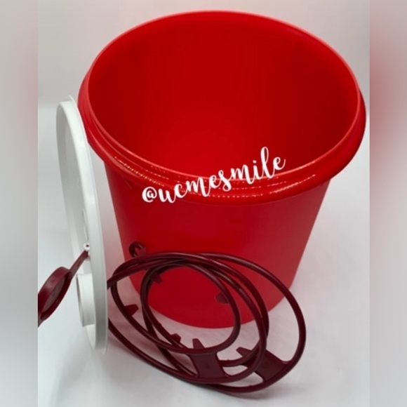 Tupperware Large Red Pitcher Bucket - Picture 3 of 4